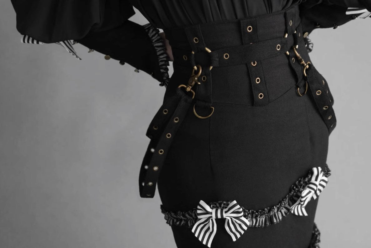 [Pre-order] Black &amp; Striped Retro Fishtail Skirt and Blouse