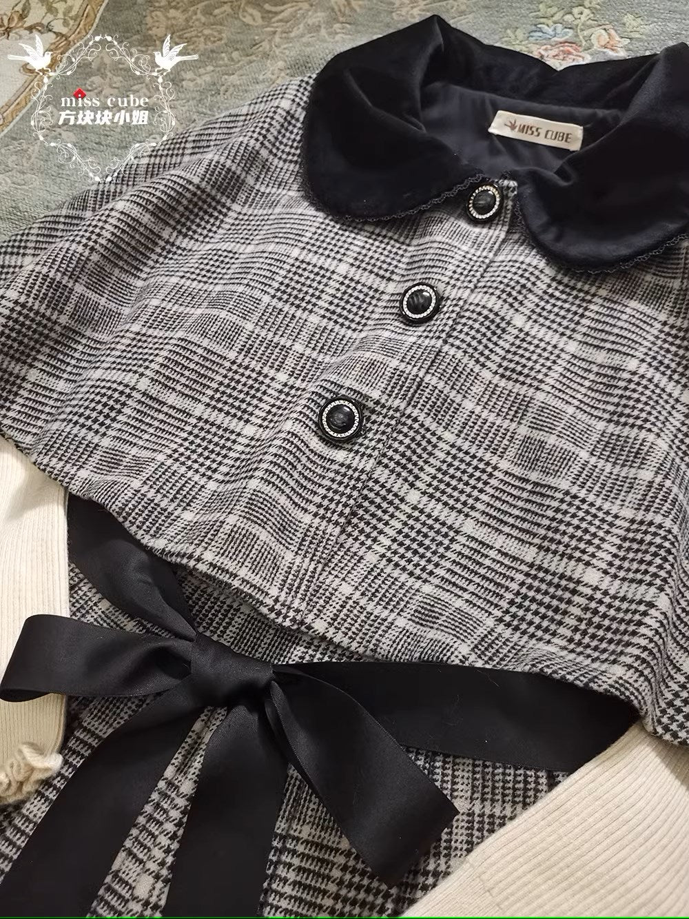 Earl Gray checked cloak
