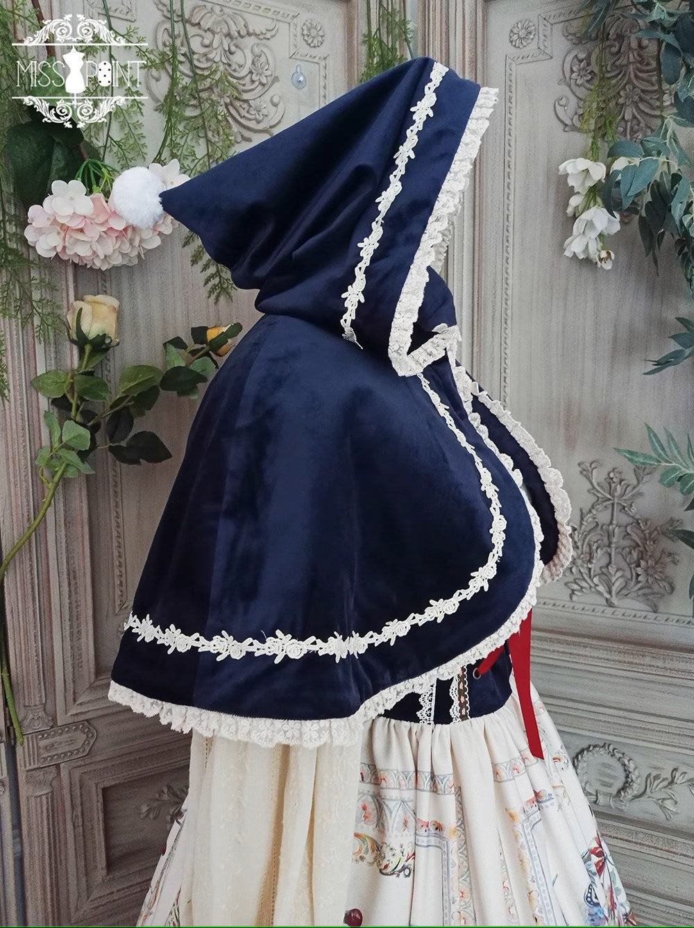 [Pre-order] Bavarian-style hooded cloak