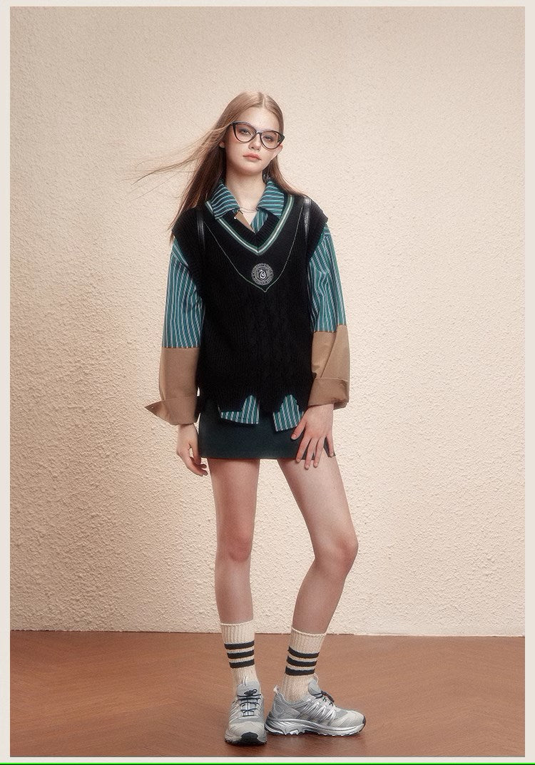[Reservation sale] Hogwarts School of Witchcraft and Wizardry stripe design blouse