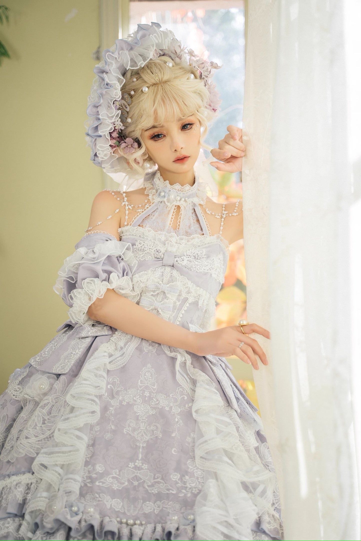 Diamond Stardust lace princess dress with lace hat [halter neck type]