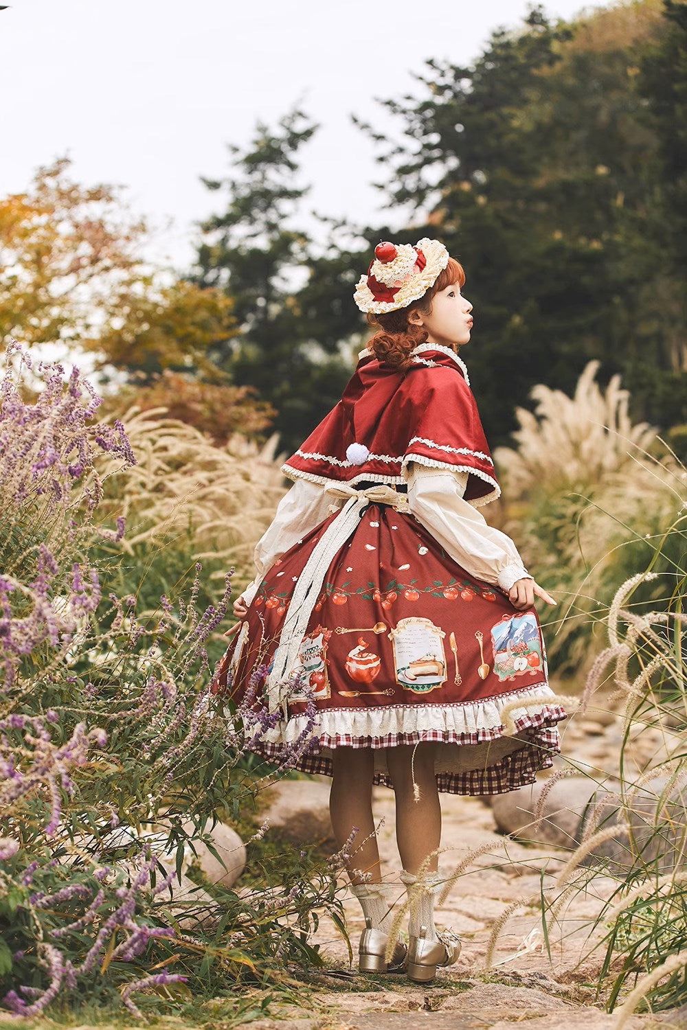 [Pre-order] Bavarian-style hooded cloak