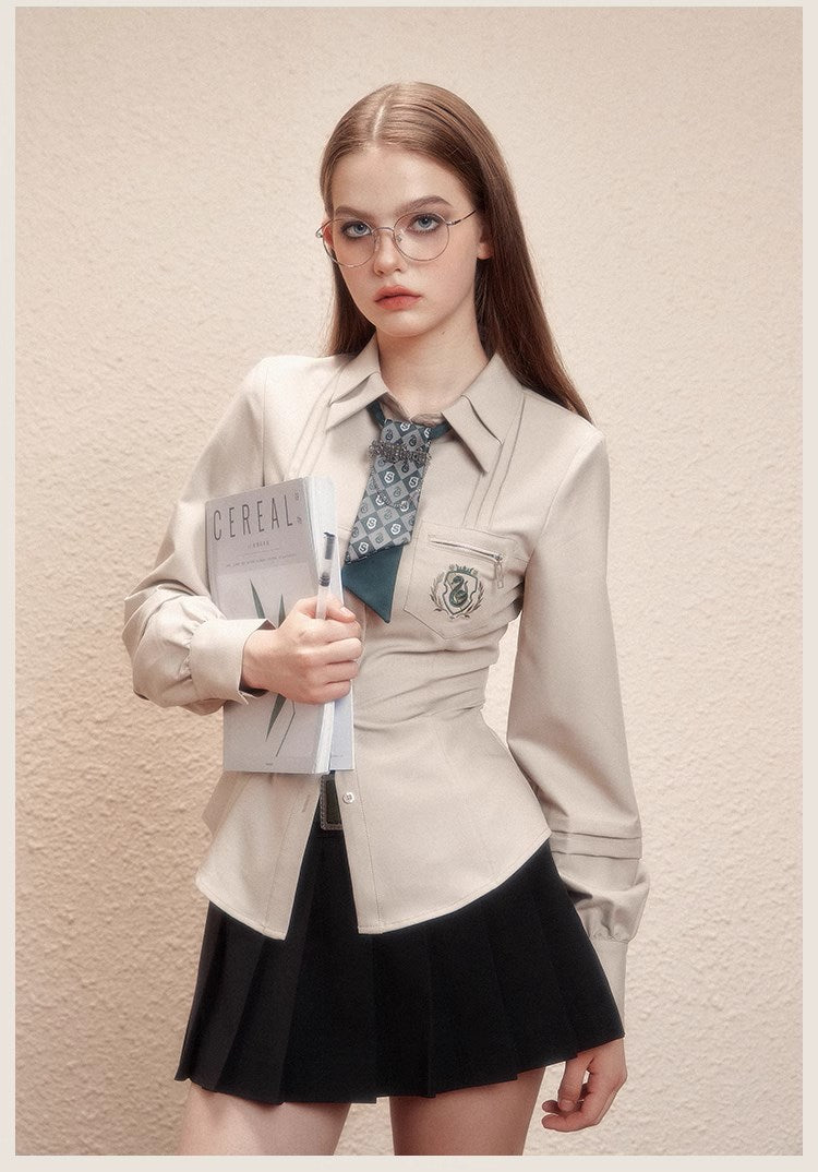 [Reservation sale] Hogwarts School of Witchcraft and Wizardry waist shape blouse
