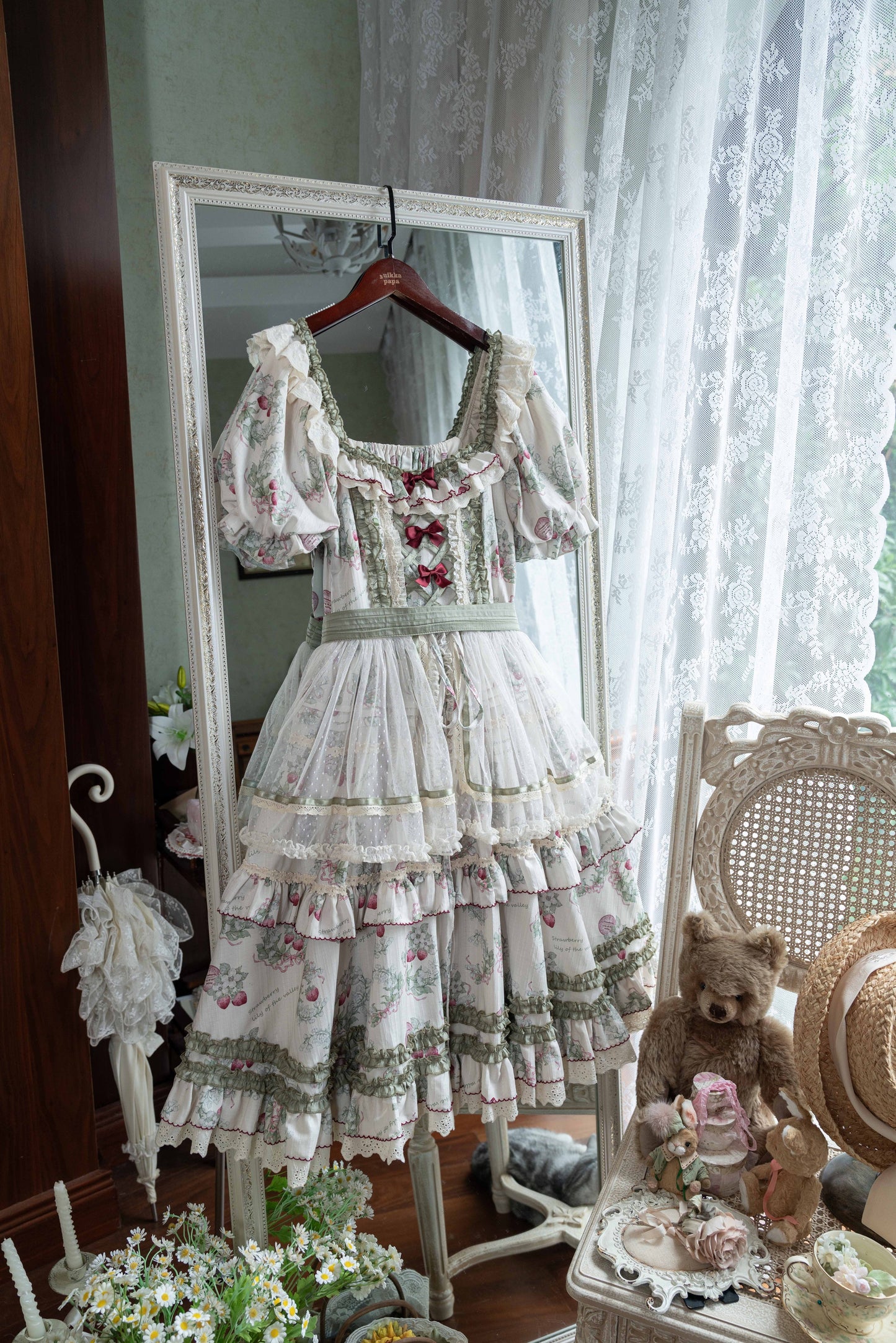 [Pre-orders available until 8/14] Berry Bells short-sleeved dress with apron