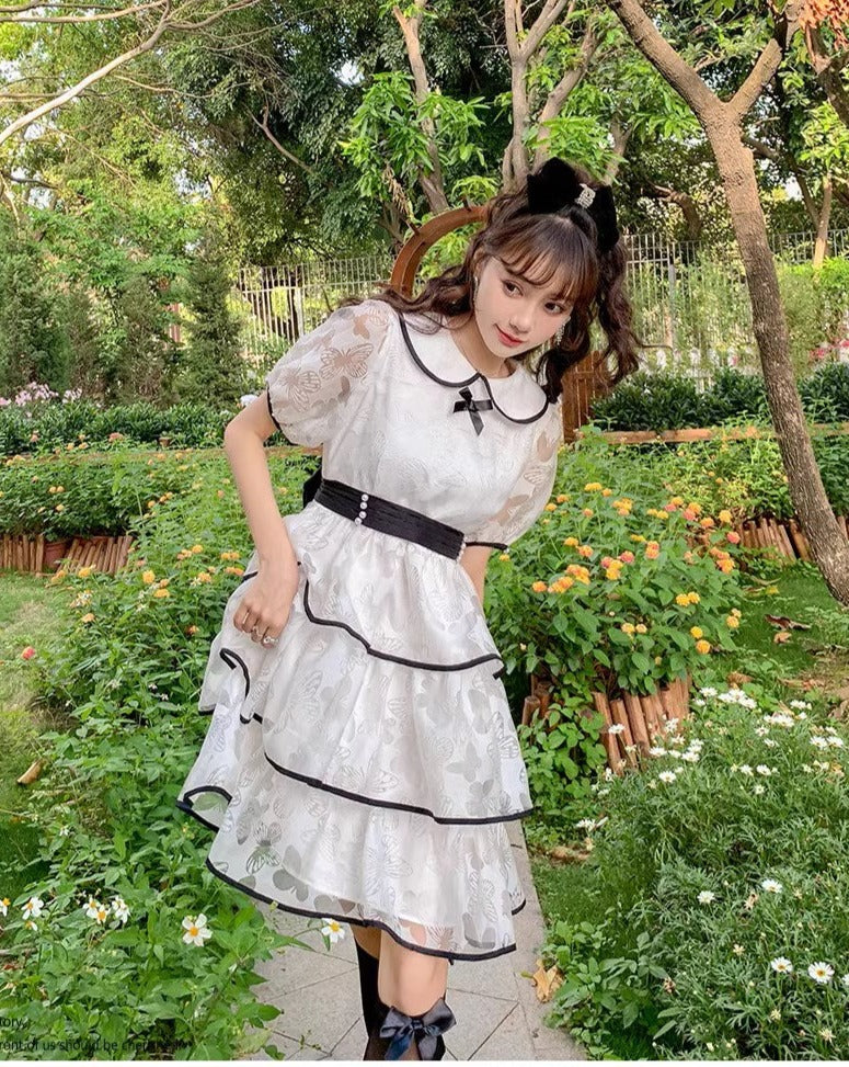 蝶の透かし模様ティアードワンピース