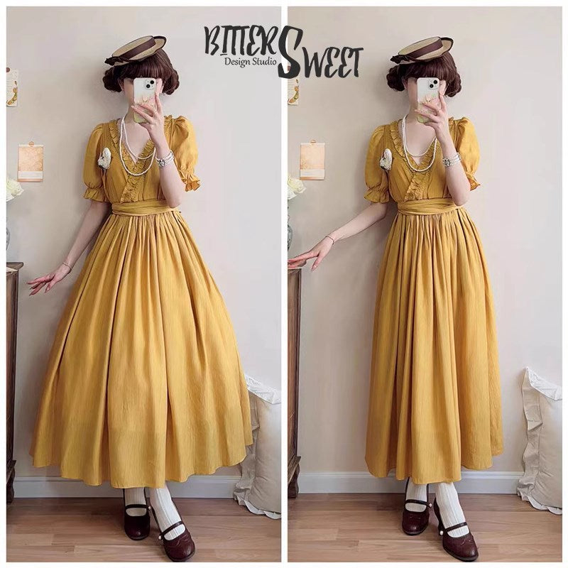 Classical V-neck dress with corset