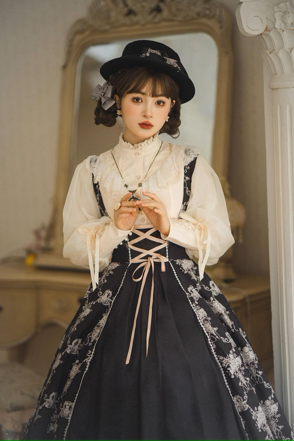 【予約販売】Antique Flower Wall ジャンパースカート
