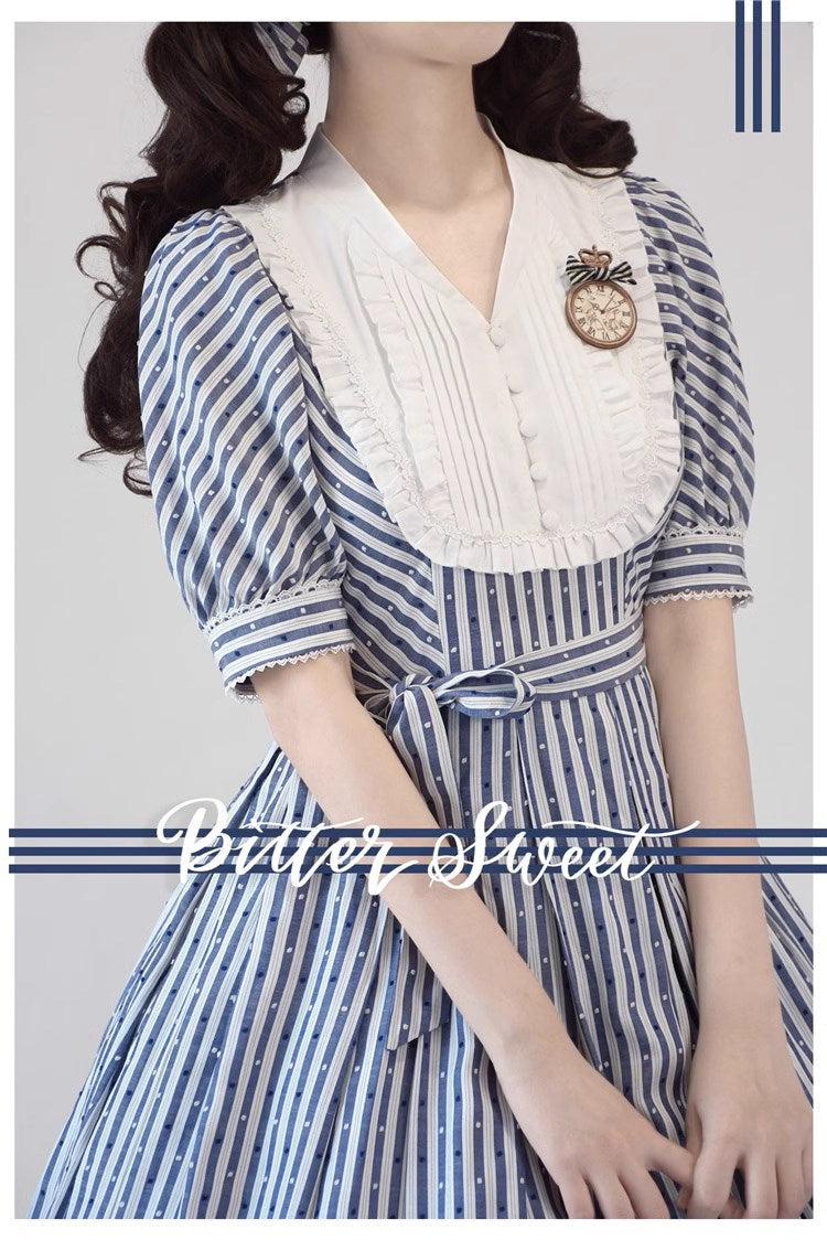 Classic summer dress with stripes and white collar