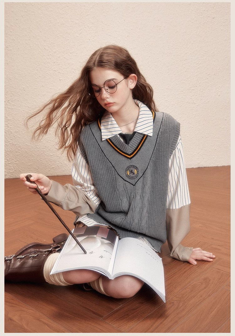 [Pre-order] Hogwarts School of Witchcraft and Wizardry Oversize Knit Vest