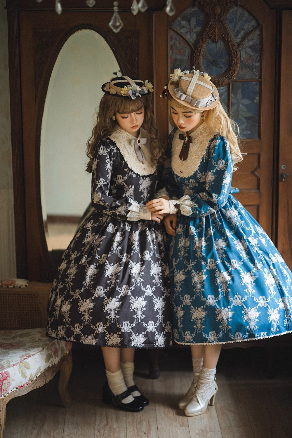 [Pre-order] Antique Flower Wall Dress