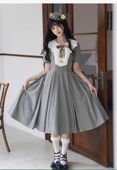 [Pre-orders available until 8/4] London Rain Classical Dress with Deformed Collar