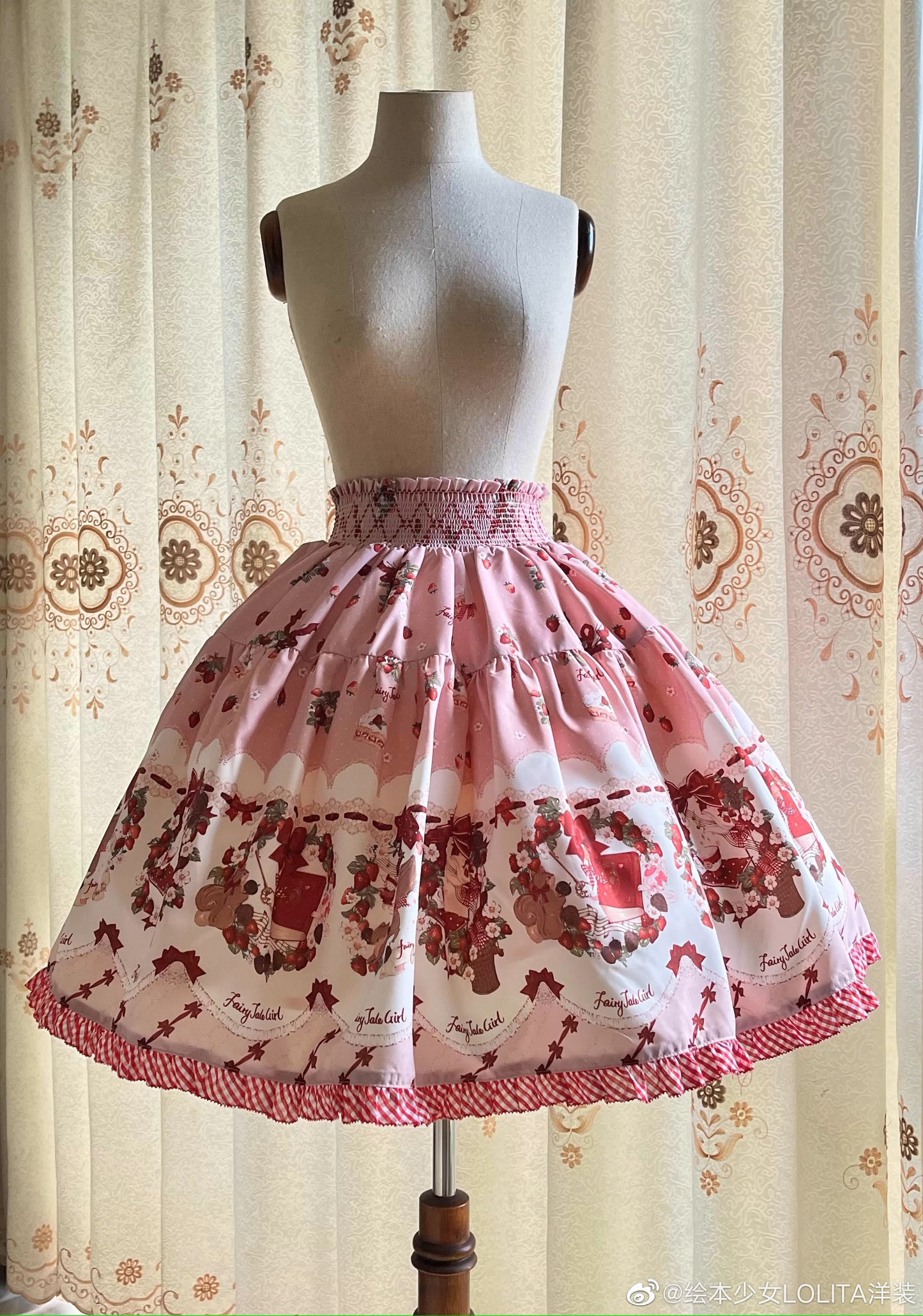 Berry Party printed mini skirt