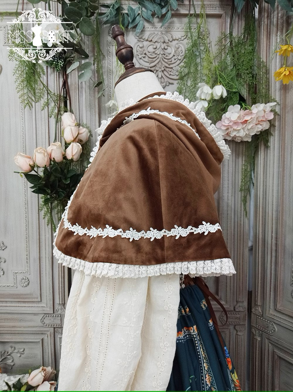 [Pre-order] Bavarian-style hooded cloak