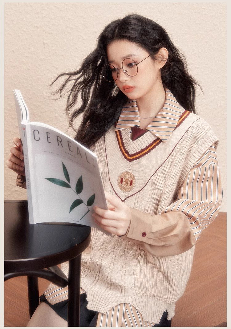 [Pre-order] Hogwarts School of Witchcraft and Wizardry Oversize Knit Vest