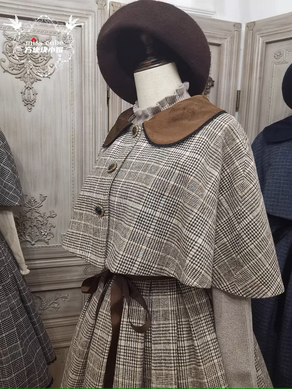 Earl Gray checked cloak