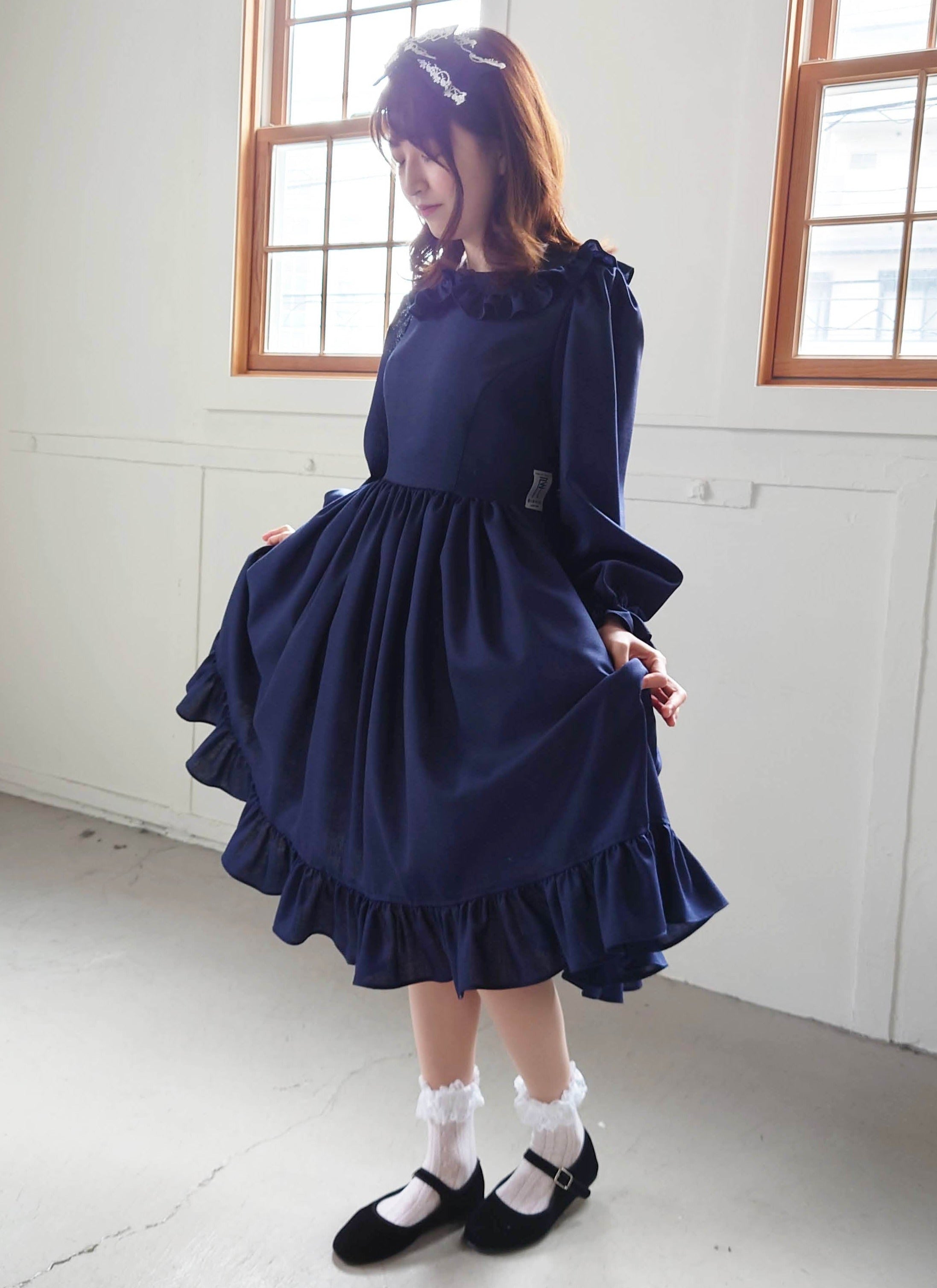 [Bishu Lolita] A special everyday dress that will make you a princess forever (dark blue long sleeves)