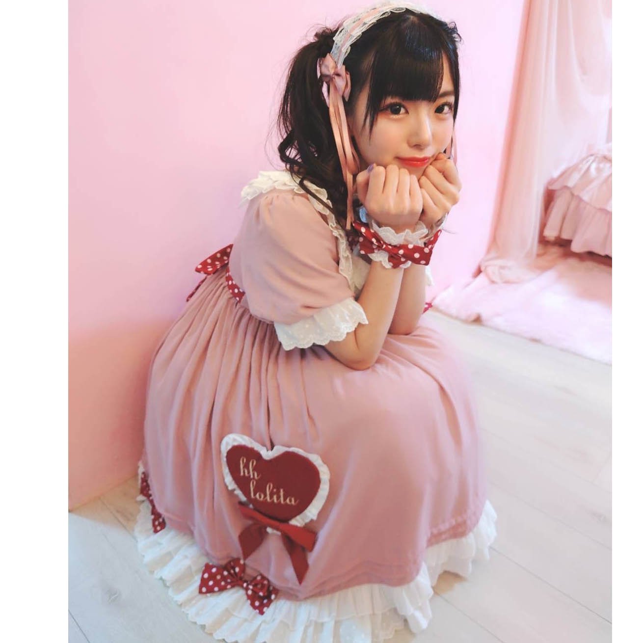 Lovely sweet lolita dress full of hearts and ribbons | Idol costume |