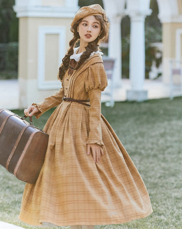 White collar dress with classical lattice pattern