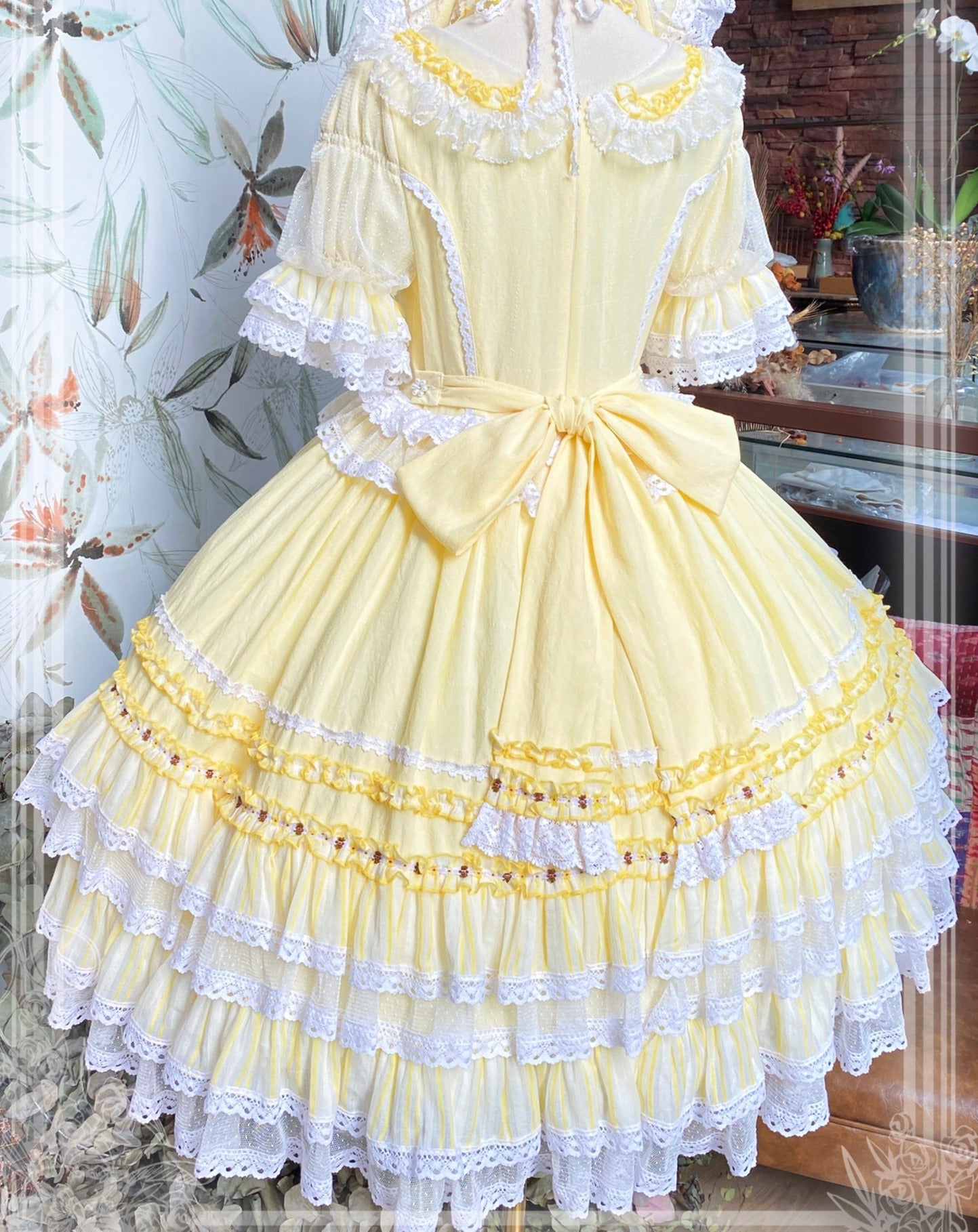 Strawberry princess dress with ruffles and ribbons in 4 colors