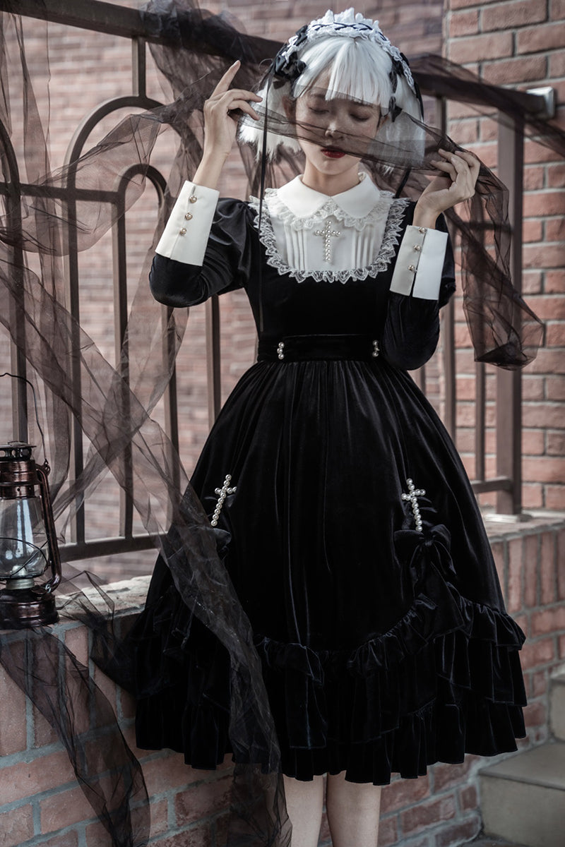 Black velvet pearl cloth dress