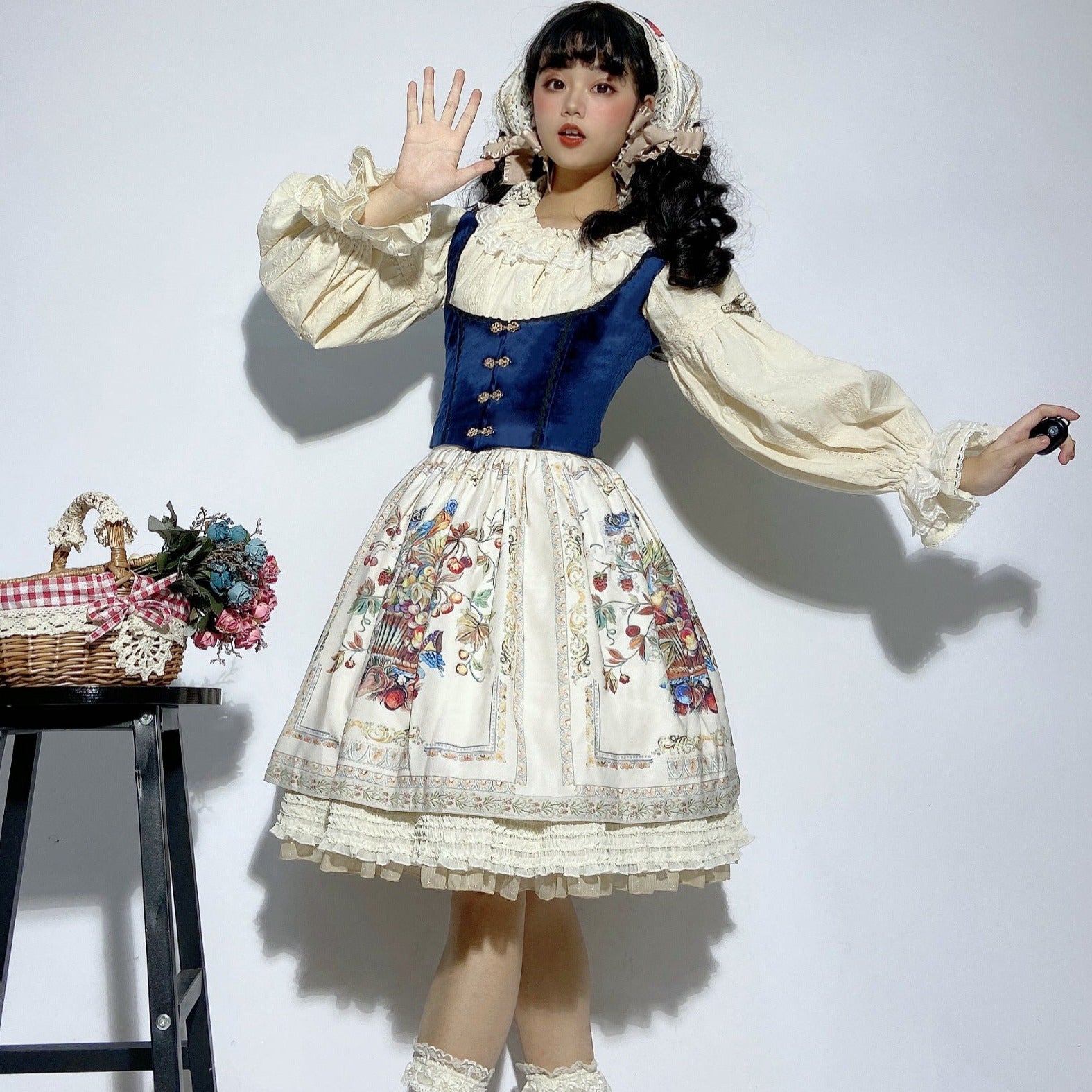 [Pre-order] Bavarian Girl Country-style Bone Vest
