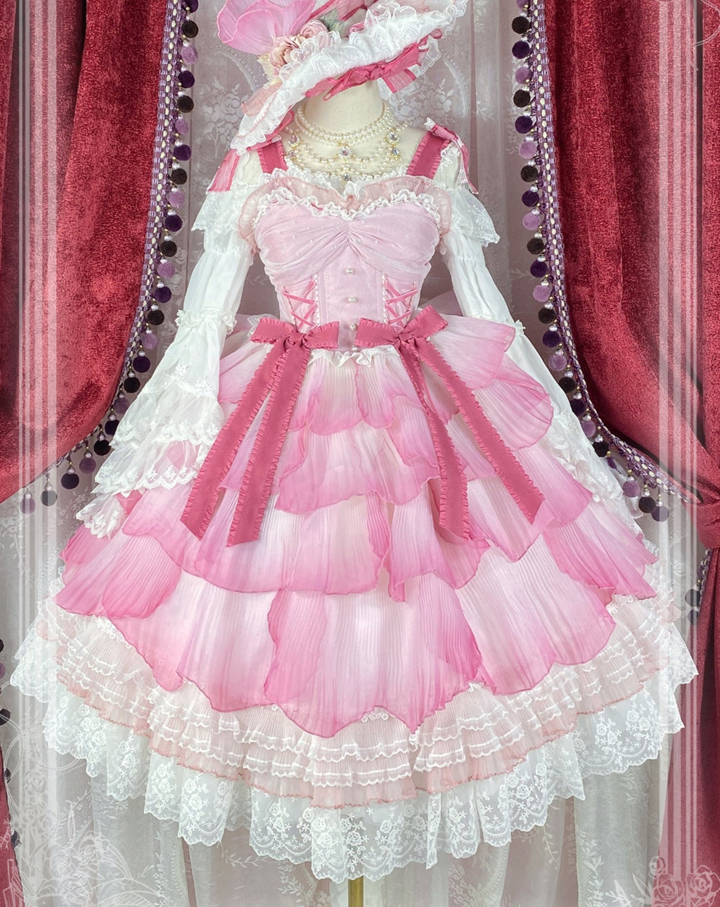 花びら揺れる 八重咲きのローズプリンセスドレス