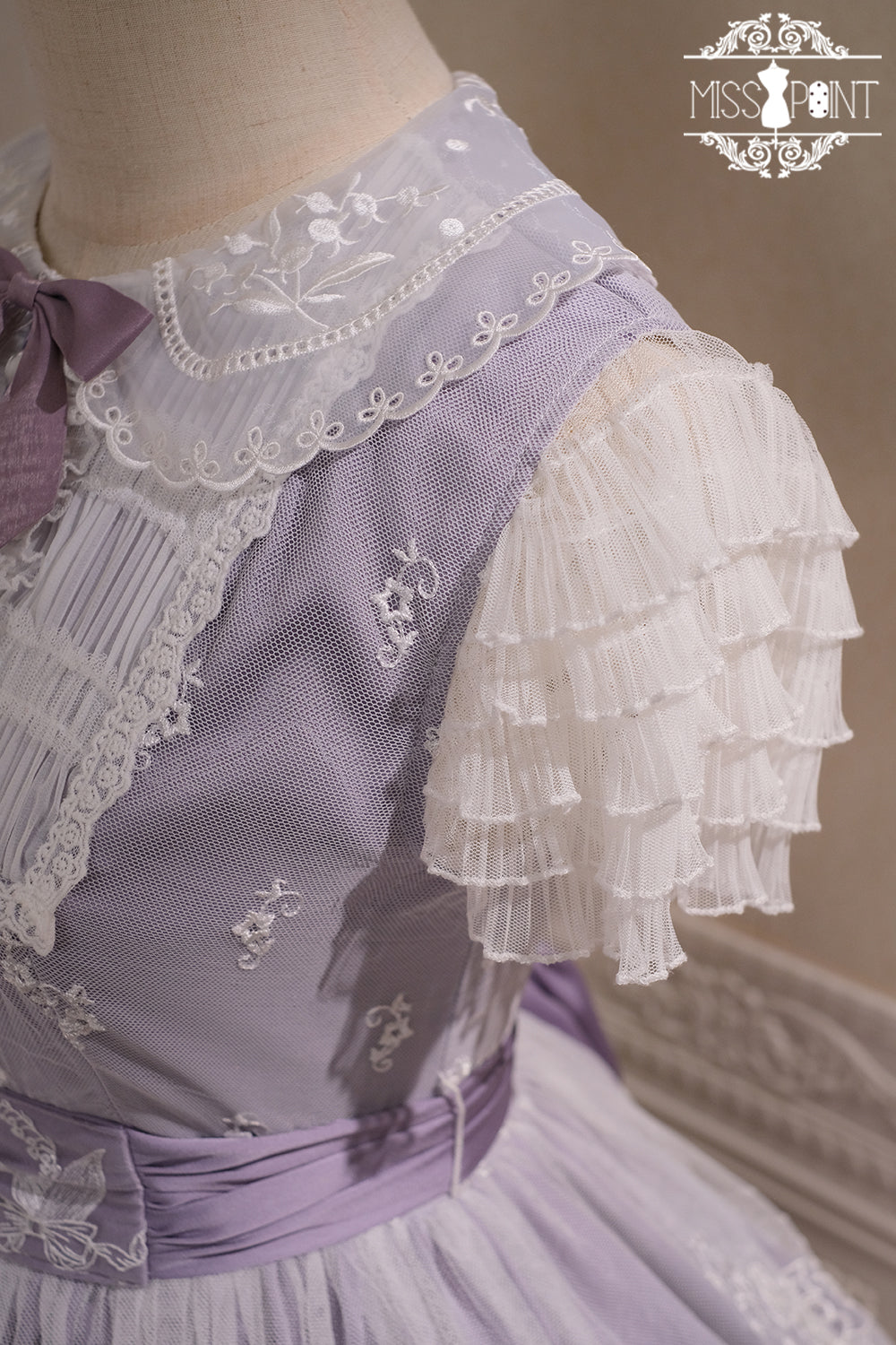 [Pre-order] Lily of the Valley Flower Embroidered Three-Tier Lace Dress (Mid-Length)