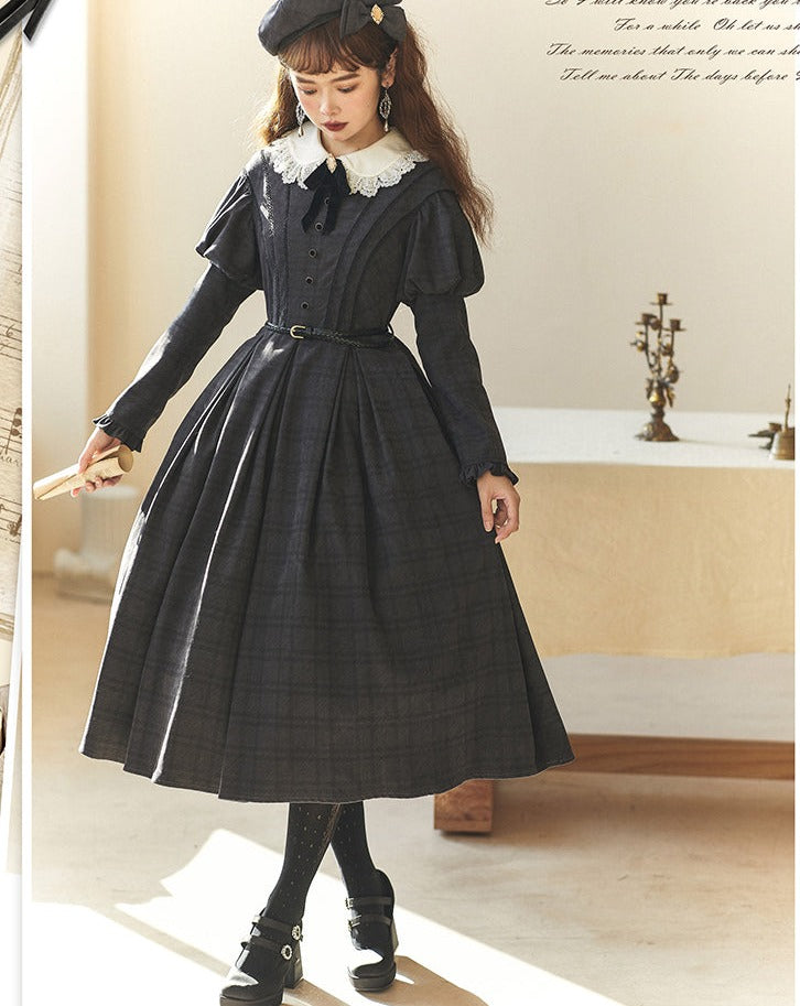 White collar dress with classical lattice pattern