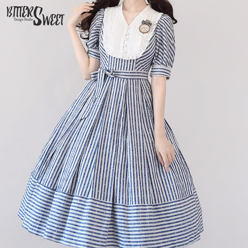 Classic summer dress with stripes and white collar