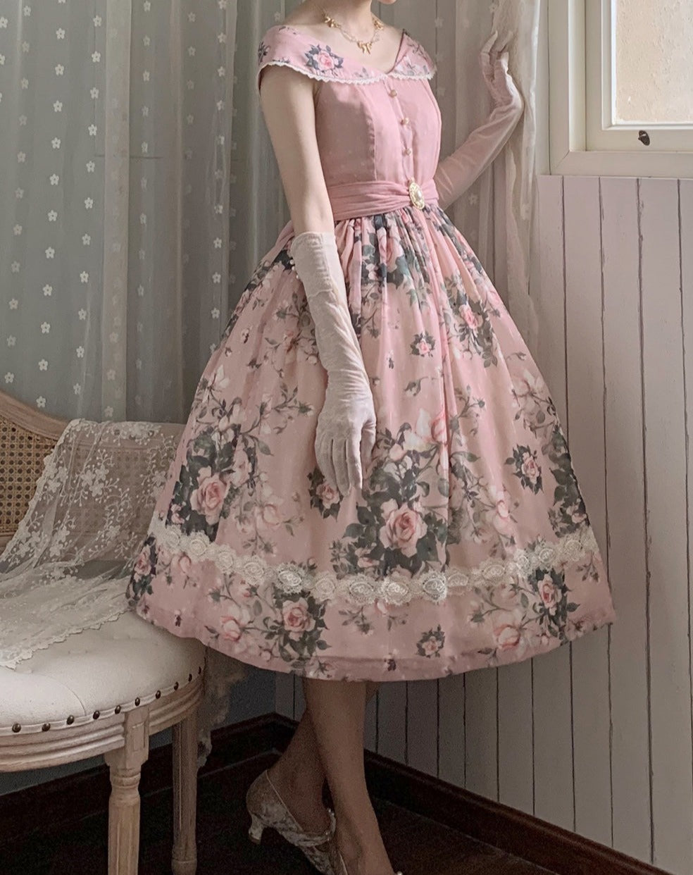 [Pre-order] Rose Garden 2-way design neck classic lolita jumper skirt
