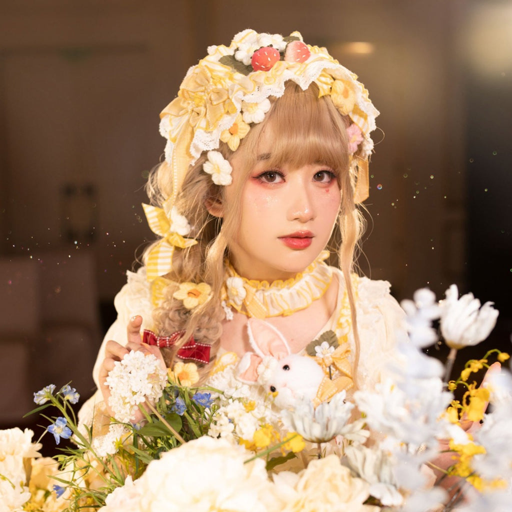 [Simultaneous purchase only] Frill and ribbon strawberry princess brooch, bonnet, choker, etc.