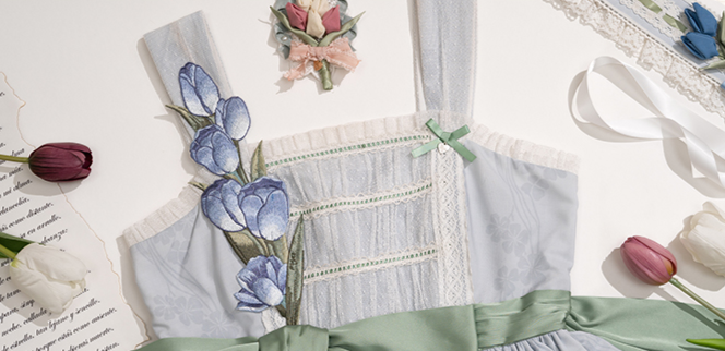 春の訪れ チューリップ模様のジャンパースカート