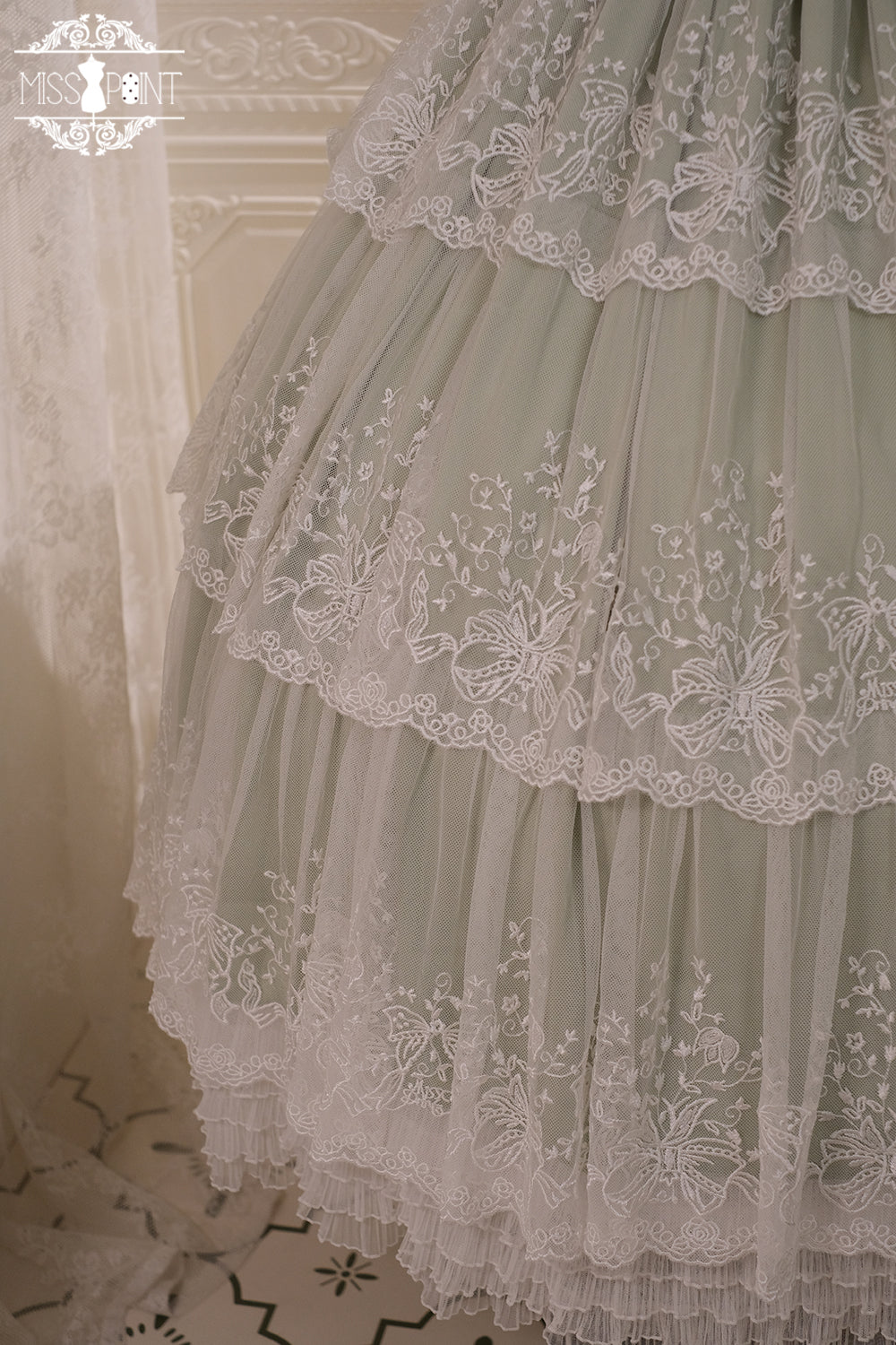 [Pre-order] Lily of the Valley Flower Embroidered Three-Tier Lace Dress (Mid-Length)