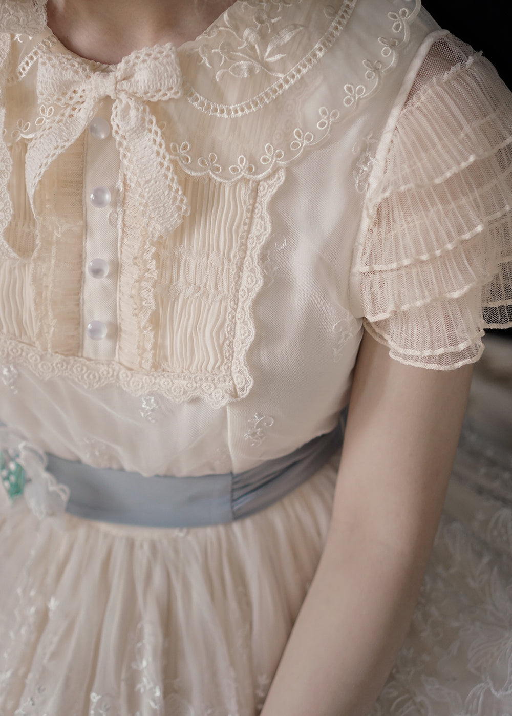 [Pre-order] Lily of the Valley Flower Embroidered Three-Tier Lace Dress (Mid-Length)