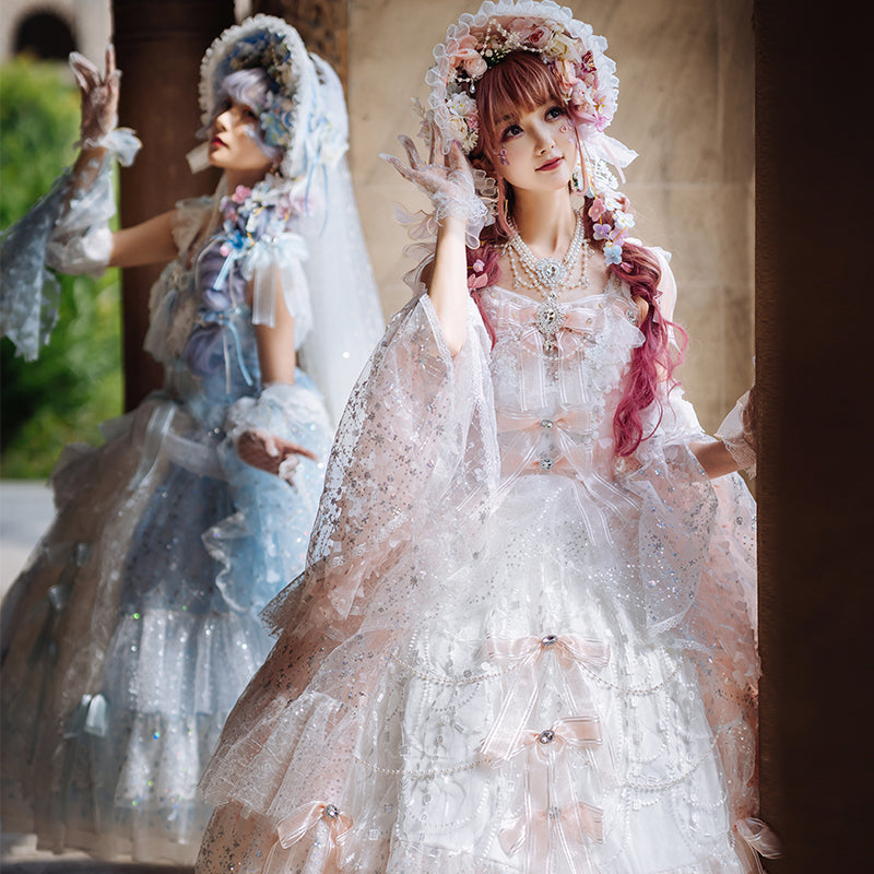 ロココ調 ゴージャスフリルの宮廷風ドレスとボンネット