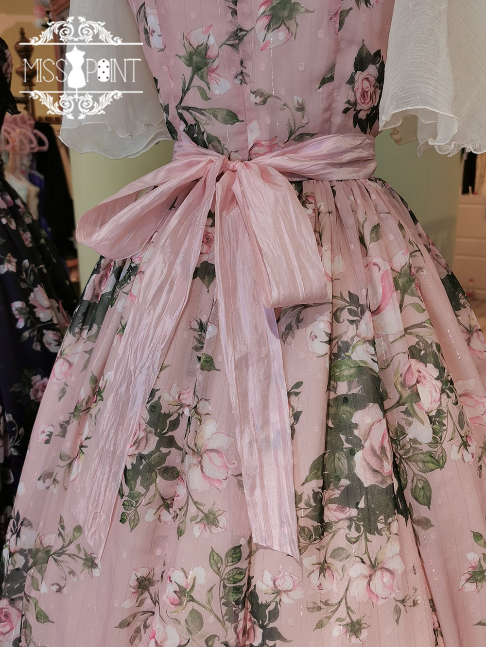 [Pre-order] Rose Garden Flying Sleeve Classic Lolita Dress