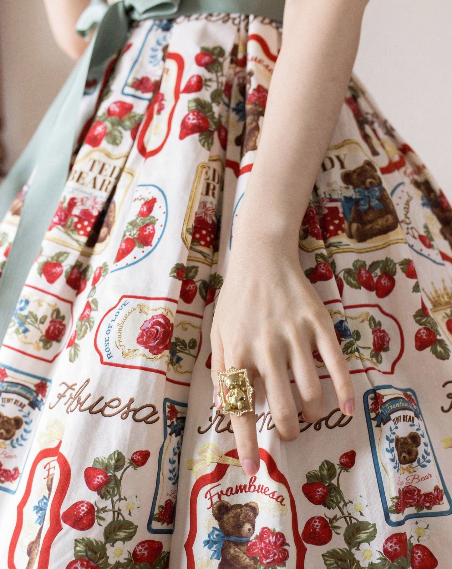 Worn by Misako Aoki｜Strawberry Teddy bear Sweet loli short sleeve dress