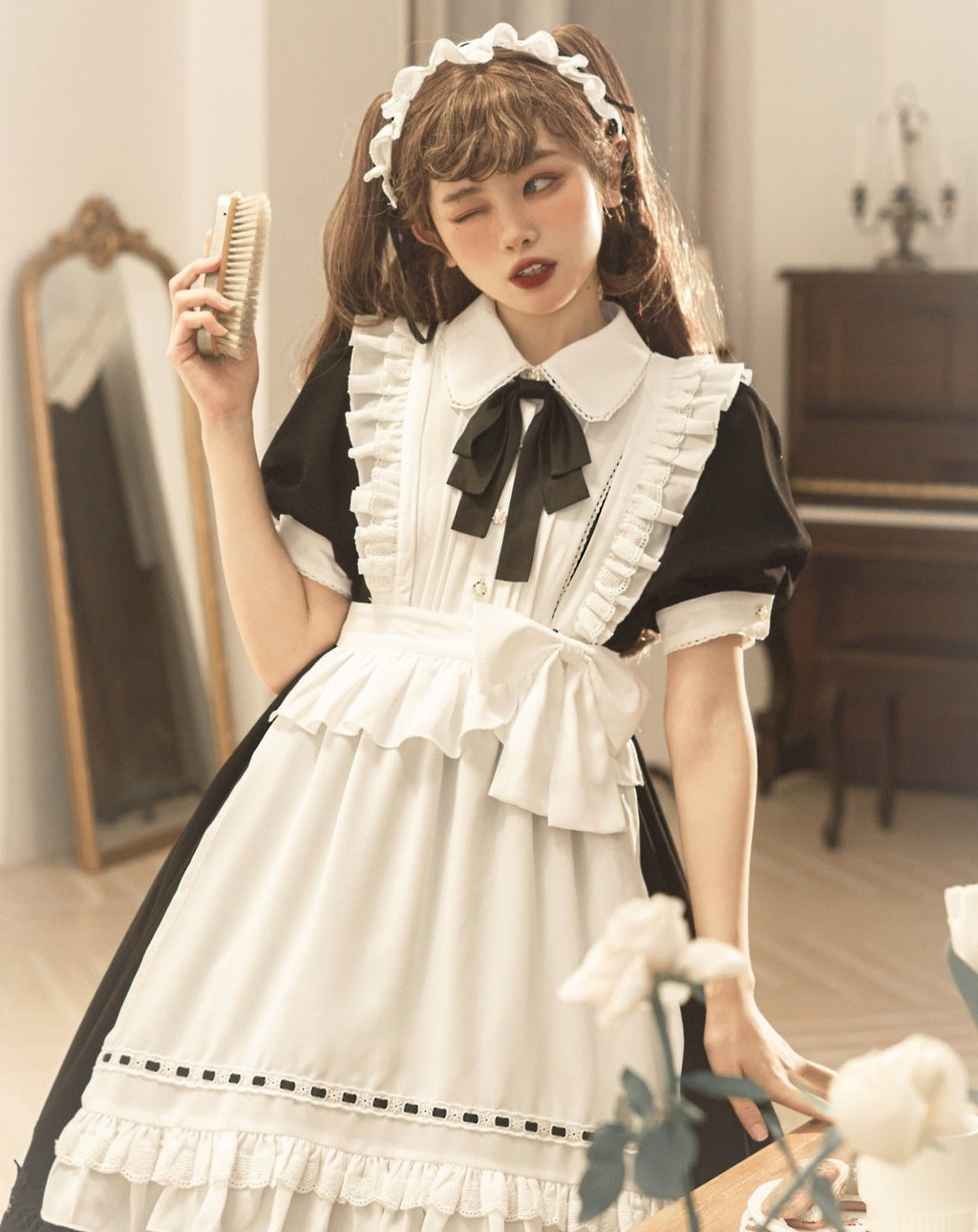 Classic Lolita short-sleeved dress with maid-style apron
