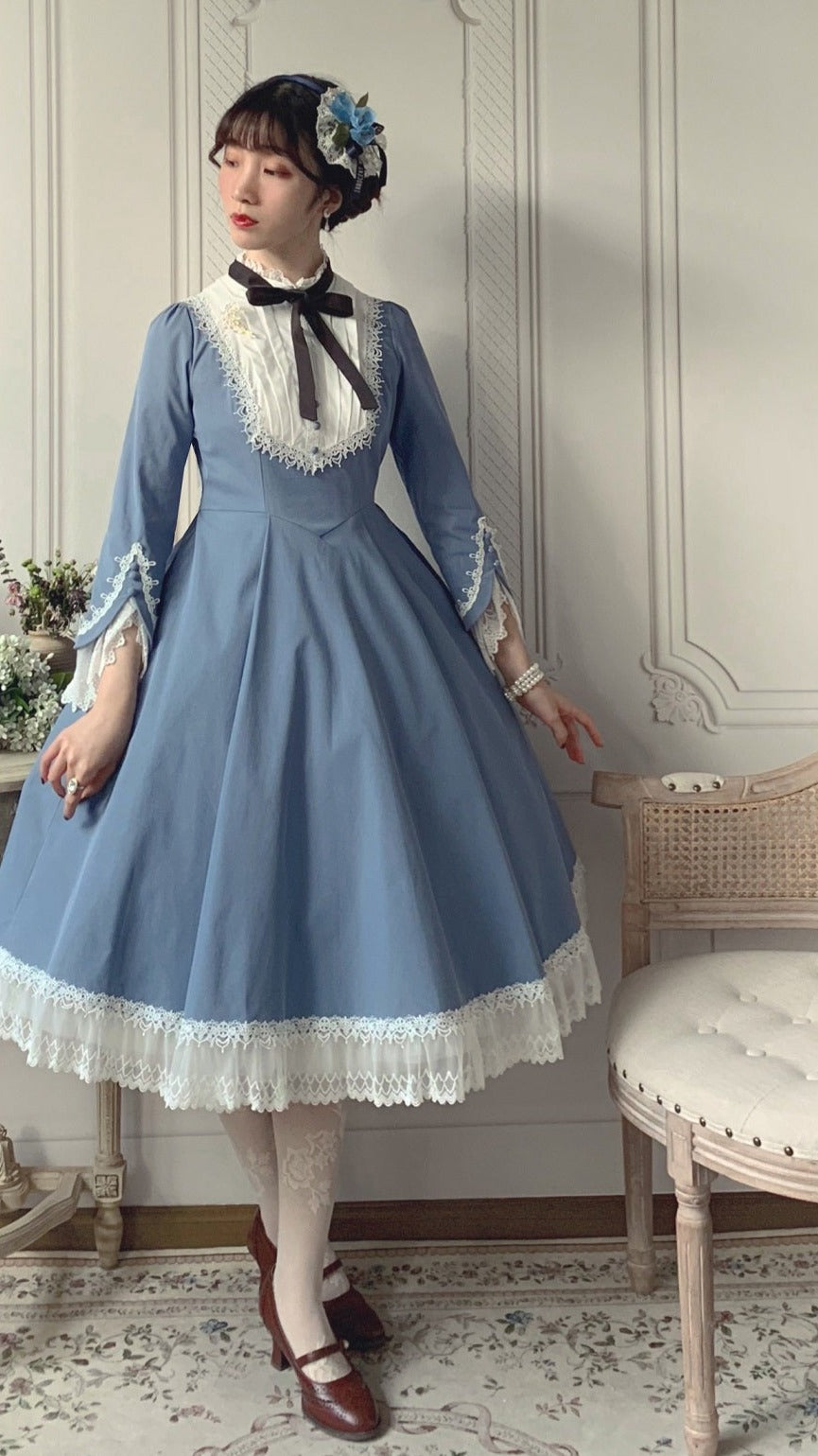 Freya's Fall Classical Lace Sleeve Dress