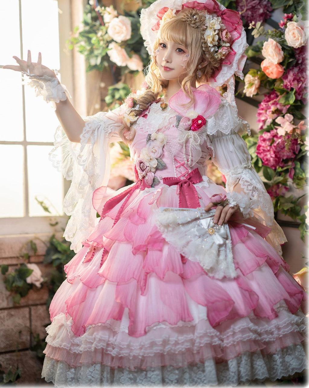 花びら揺れる 八重咲きのローズプリンセスドレス