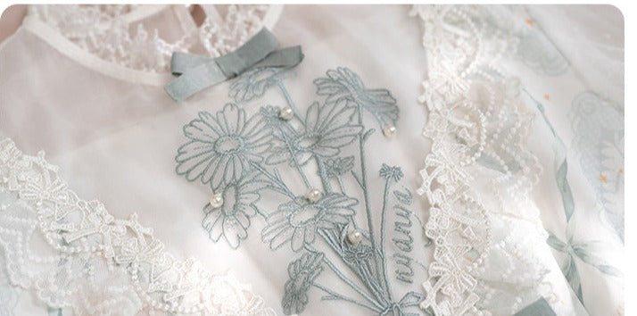 カモミールの花刺繍スタンドカラードレス
