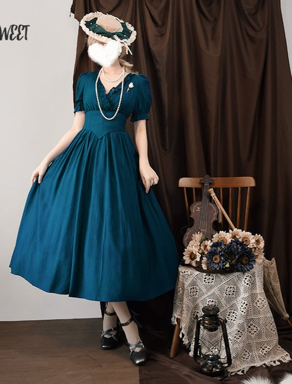 Classical V-neck dress with corset