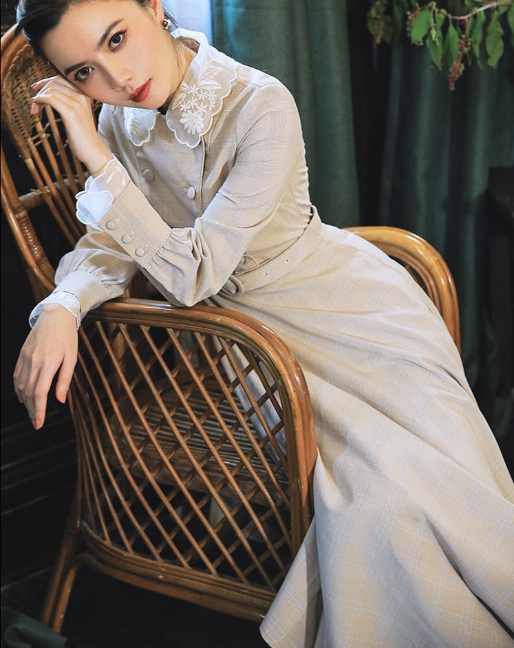 Retro French embroidered lace collar check dress