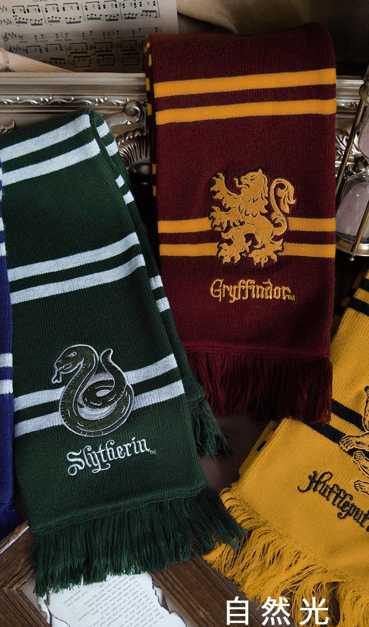 [Pre-order] Hogwarts School of Witchcraft and Wizardry Panel border muffler