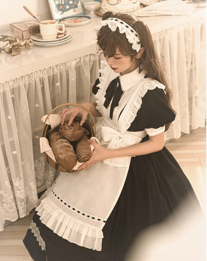 Classic Lolita short-sleeved dress with maid-style apron