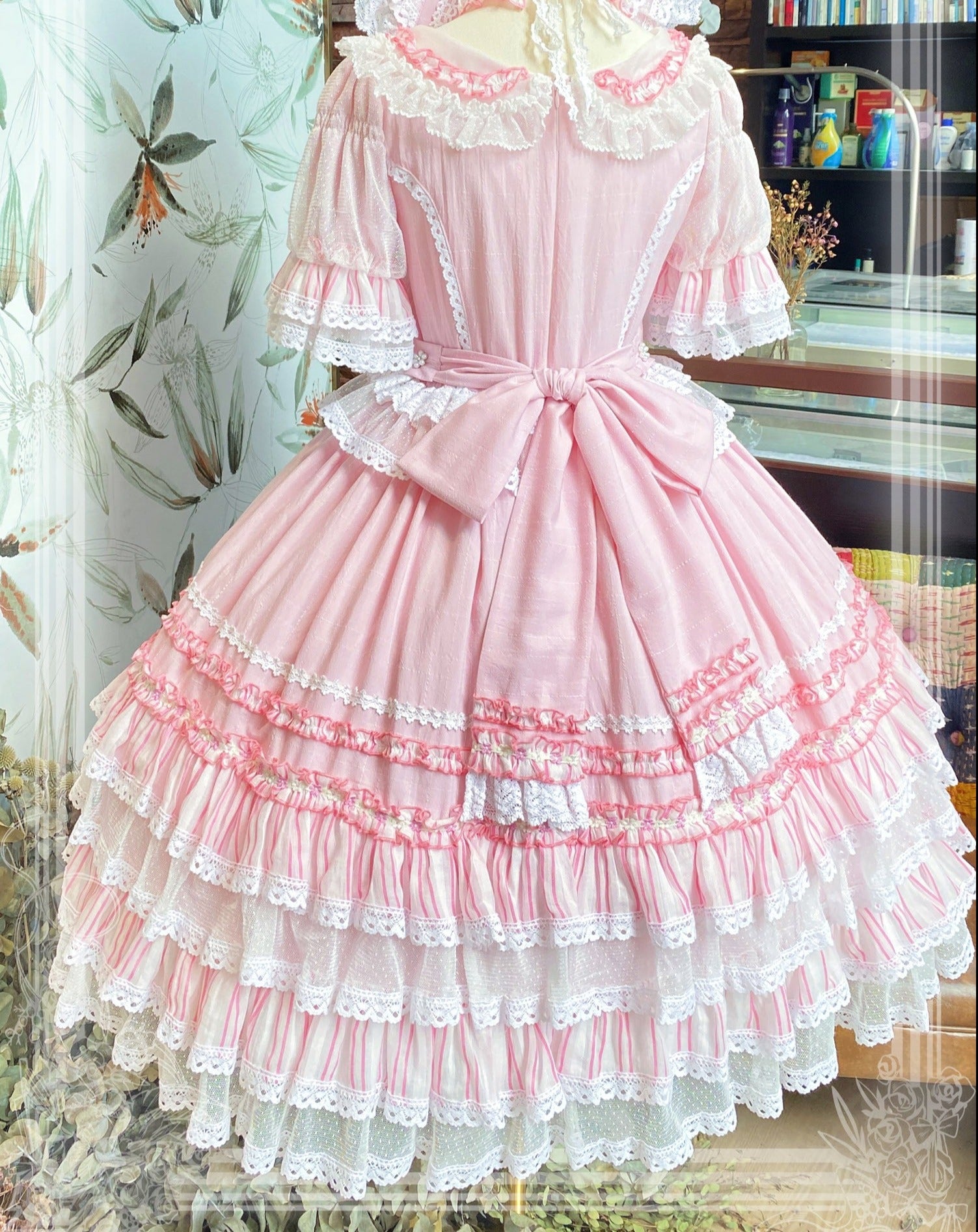 Strawberry princess dress with ruffles and ribbons in 4 colors