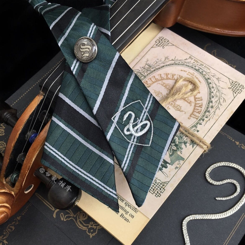 [Pre-order] Hogwarts School of Witchcraft and Wizardry Striped Cross Tie [20% OFF when purchased together]