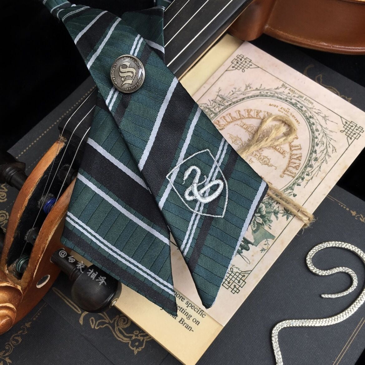 [Pre-order] Hogwarts School of Witchcraft and Wizardry Striped Cross Tie [20% OFF when purchased together]
