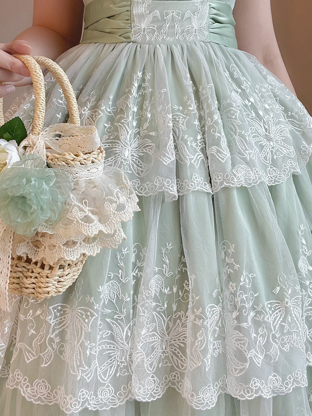 [Pre-order] Lily of the Valley Flower Embroidered Three-Tier Lace Dress (Mid-Length)