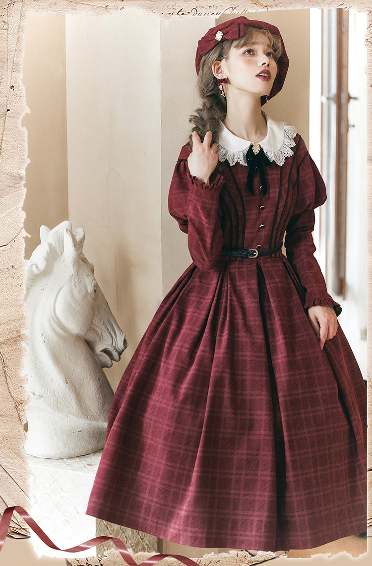 White collar dress with classical lattice pattern
